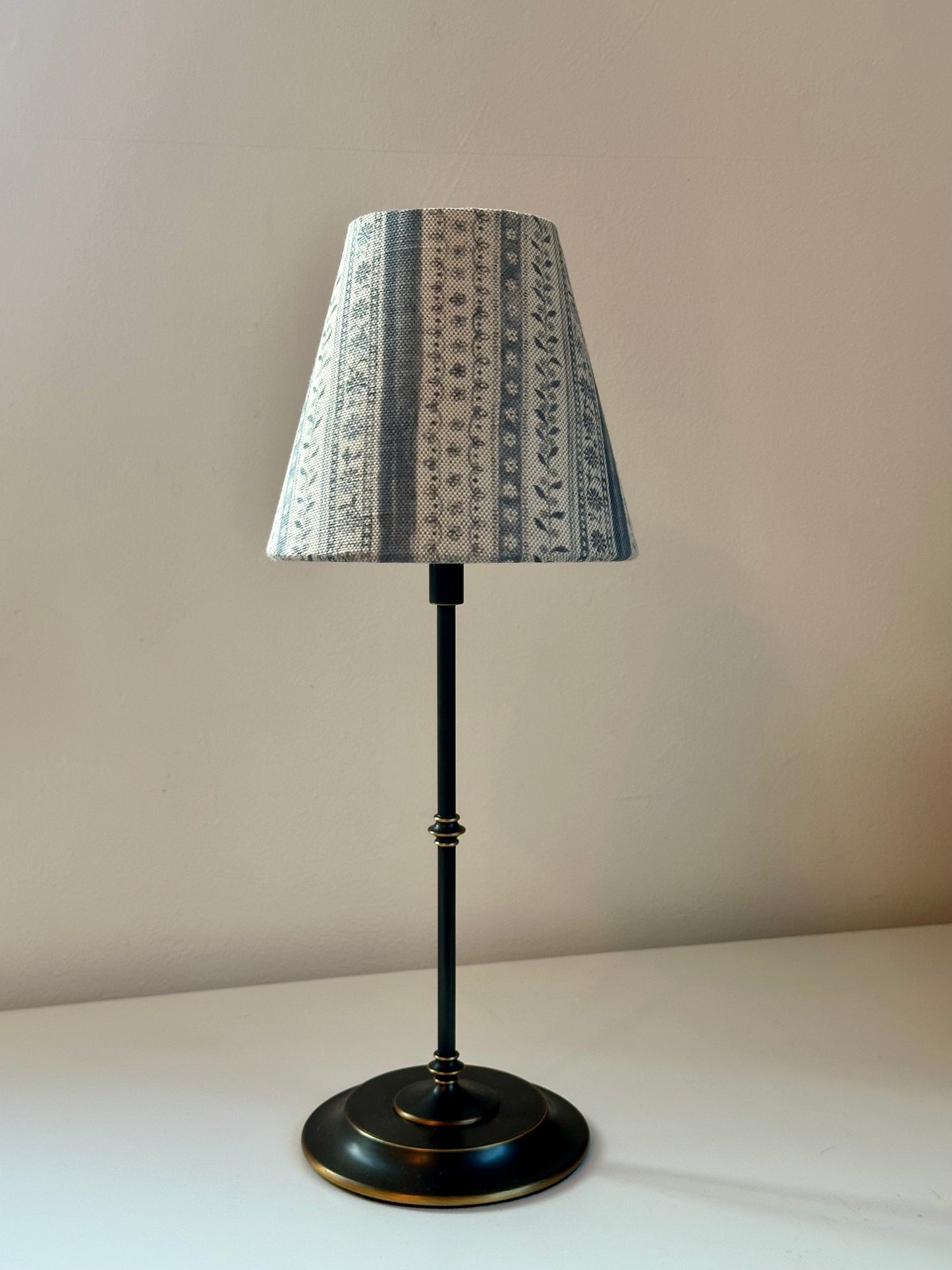 CANDLE CLIP LAMPSHADE ~ DAISY CHAIN FLAX FLOWER