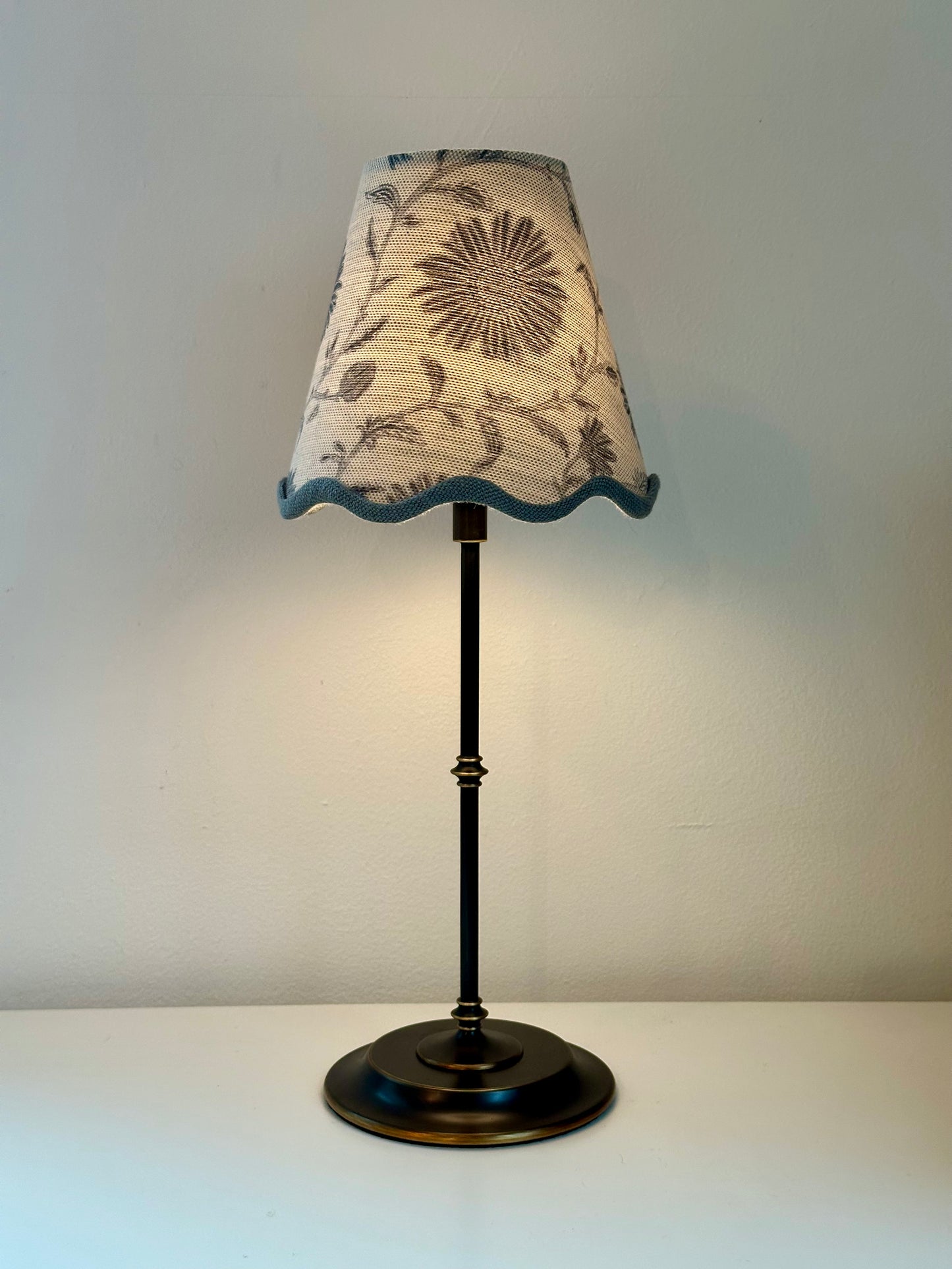 SCALLOP TRIM CANDLE CLIP LAMPSHADE ~ MOONPENNY FLAX FLOWER