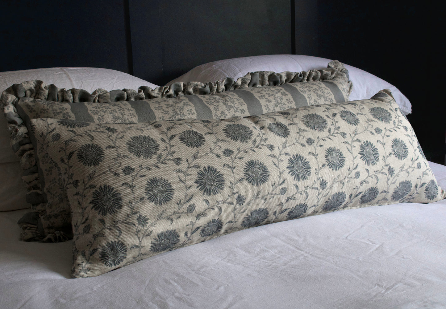 MOONPENNY/DAISY CHAIN FLAX FLOWER ~ LUMBAR CUSHION