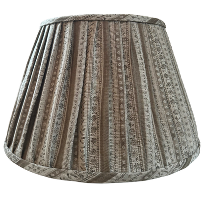 16" SOFT GATHERED LAMPSHADE ~ DAISY CHAIN CLAY